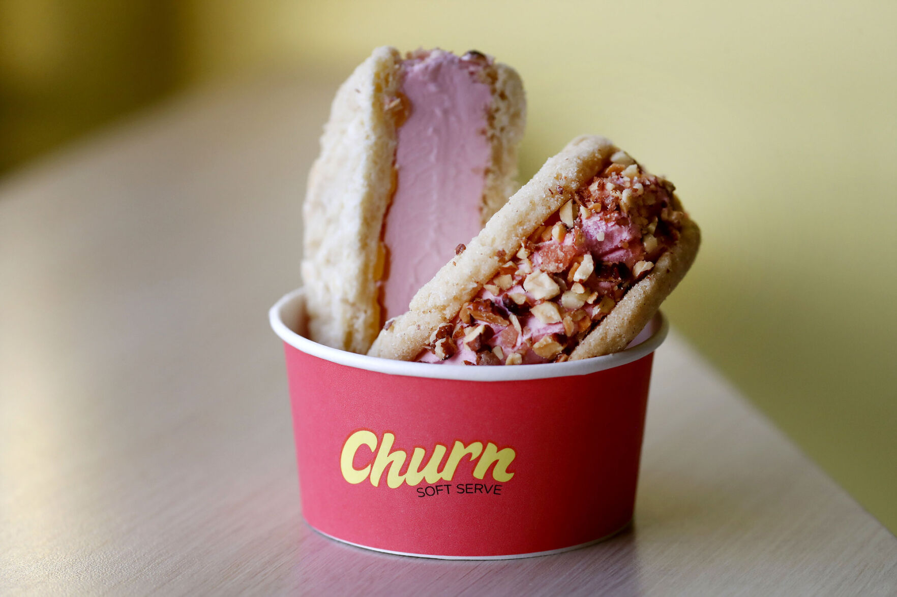 Eis Gusto Summer Guide (Kopie) Churn Strawberry Lemonade